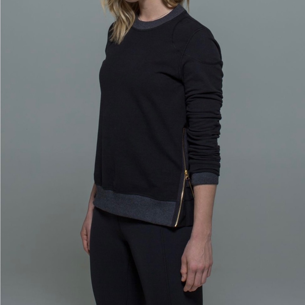 Lululemon. 8. NWT.  Future Varsity Pullover Sweatshirt.